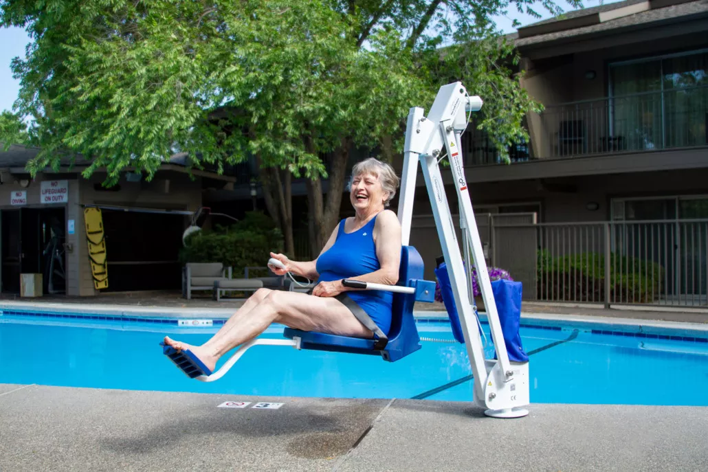 Aqua Creek Mighty 400 Pool Lift, No Anchor, White Powder Coat, Blue Seat, 400lb Capacity