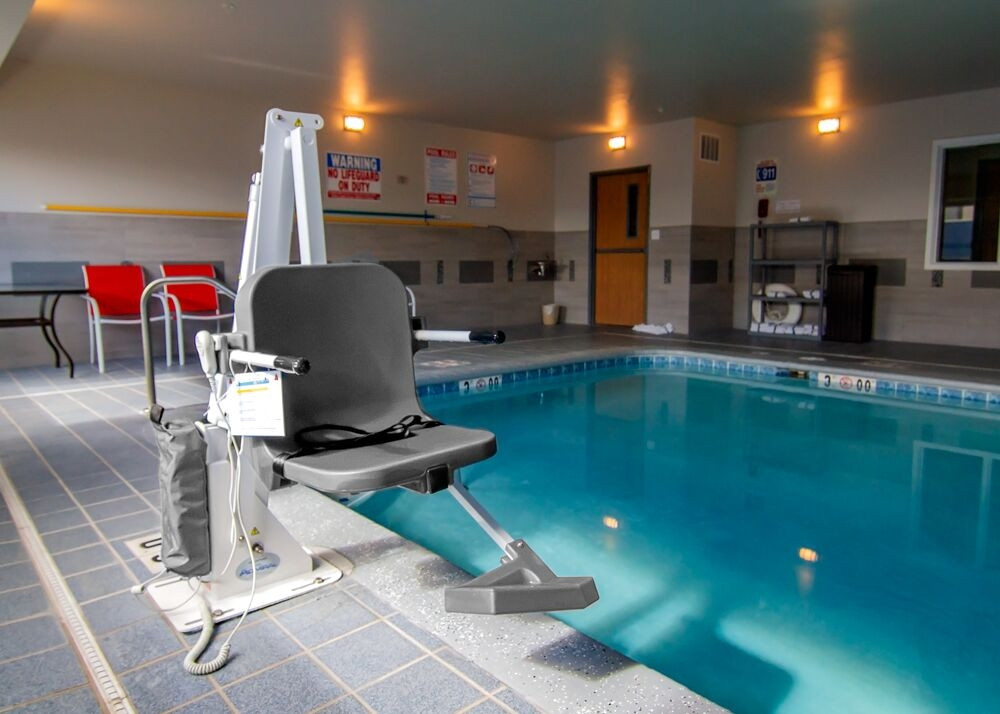 Admiral - Aqua Creek - ADA Compliant 450lb Pool Lift - Installation Example